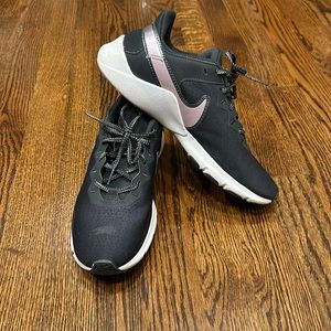 Nike Women’s Legend Essentials 2 Training shoes size 8.5